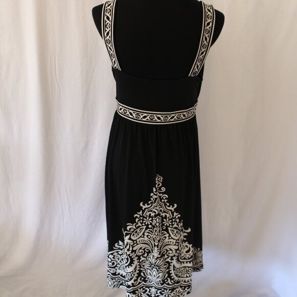 SALE Apt. 9 V Neck Black White Sleeveless Knee Length S Small EUC - Picture 8 of 12